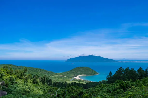 SON TRA PENINSULA – MARBLE MOUNTAINS
HOI AN